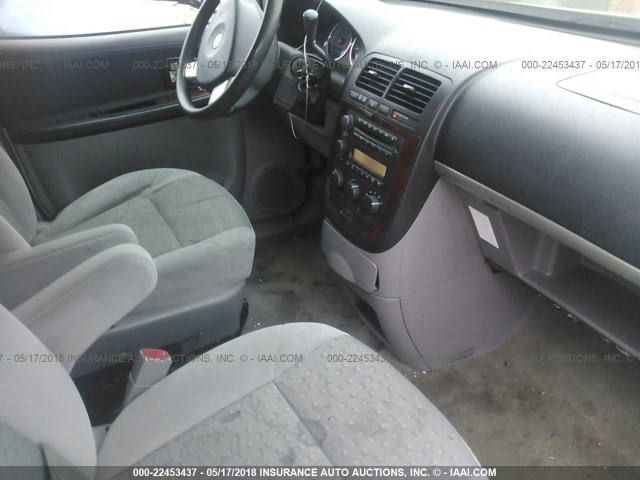 1GNDV23W38D121230 - 2008 CHEVROLET UPLANDER LS WHITE photo 5