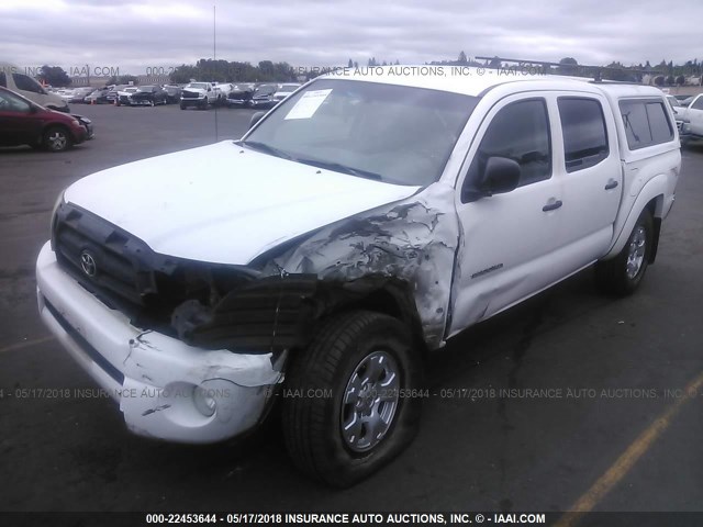 5TELU42N75Z063069 - 2005 TOYOTA TACOMA DOUBLE CAB WHITE photo 2