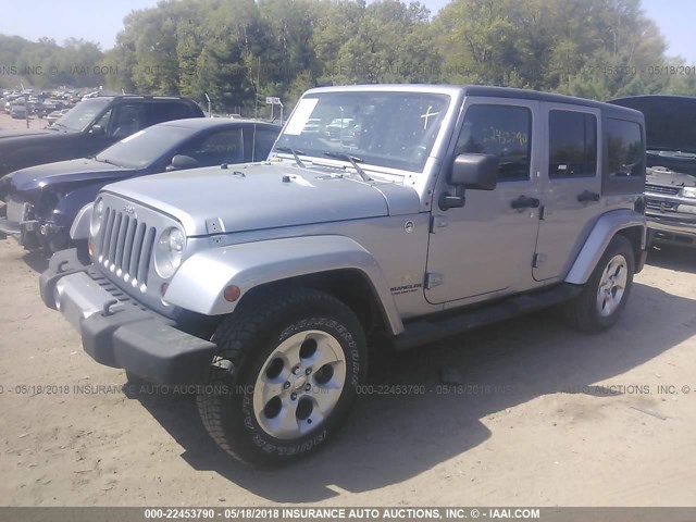 1C4BJWEG4DL627643 - 2013 JEEP WRANGLER UNLIMITE SAHARA SILVER photo 2