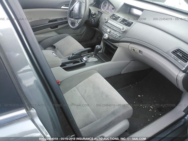 1HGCP2F49AA123999 - 2010 HONDA ACCORD LXP GRAY photo 5