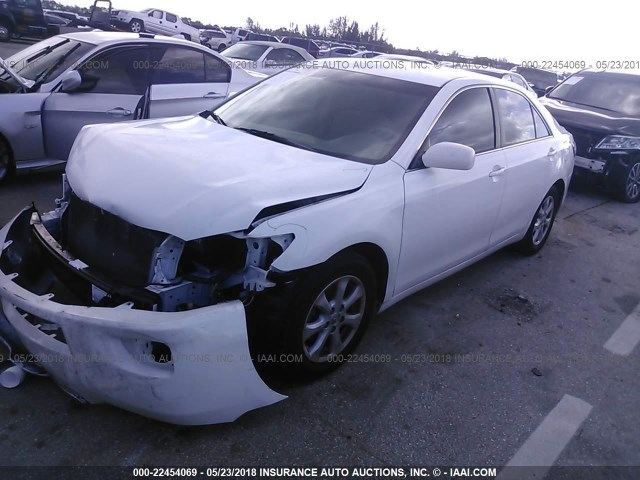 4T1BF3EK8BU701122 - 2011 TOYOTA CAMRY SE/LE/XLE 白色 照片 2