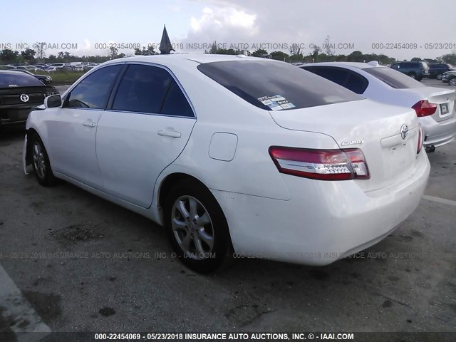 4T1BF3EK8BU701122 - 2011 TOYOTA CAMRY SE/LE/XLE 白色 照片 3