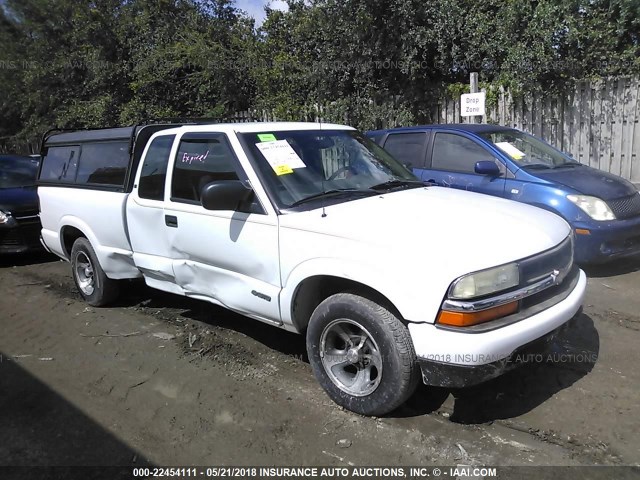 1GCCS19X538157557 - 2003 CHEVROLET S TRUCK S10 WHITE photo 1