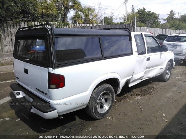 1GCCS19X538157557 - 2003 CHEVROLET S TRUCK S10 WHITE photo 4