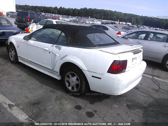 1FAFP4449YF295334 - 2000 FORD MUSTANG WHITE photo 3