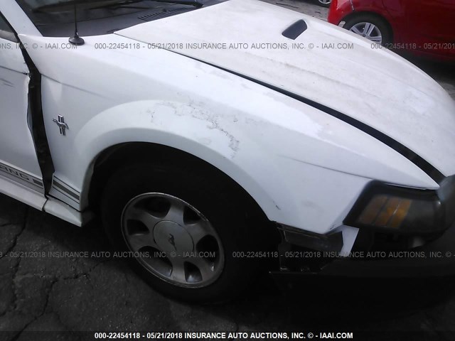 1FAFP4449YF295334 - 2000 FORD MUSTANG WHITE photo 6