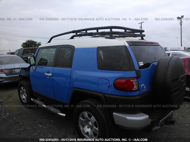 JTEBU11F070027064 - 2007 TOYOTA FJ CRUISER BLUE photo 3