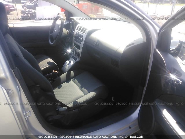 1B3HB48B88D789630 - 2008 DODGE CALIBER SXT SILVER photo 5