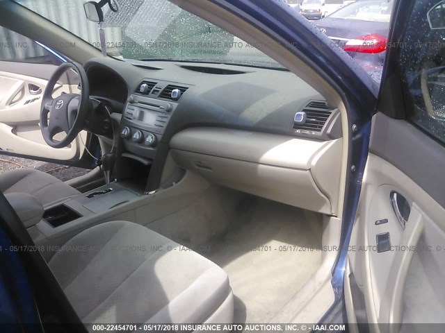 4T1BE46K18U202615 - 2008 TOYOTA CAMRY CE/LE/XLE/SE BLUE photo 5