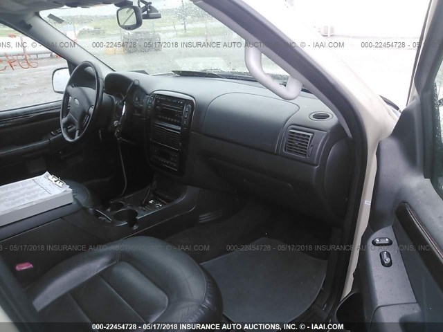 1FMDU75W45ZA26918 - 2005 FORD EXPLORER LIMITED 白色 照片 5