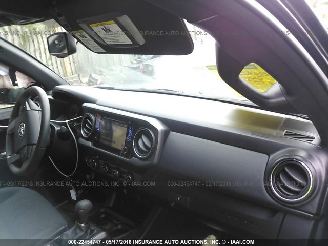 5TFCZ5AN5HX095314 - 2017 TOYOTA TACOMA DBL CAB/SR/TRDSPT/OR/PRO შავი ფოტო 5