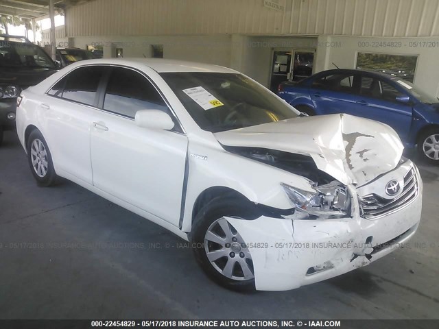 JTNBB46K373011016 - 2007 TOYOTA CAMRY NEW GENERAT HYBRID WHITE photo 1