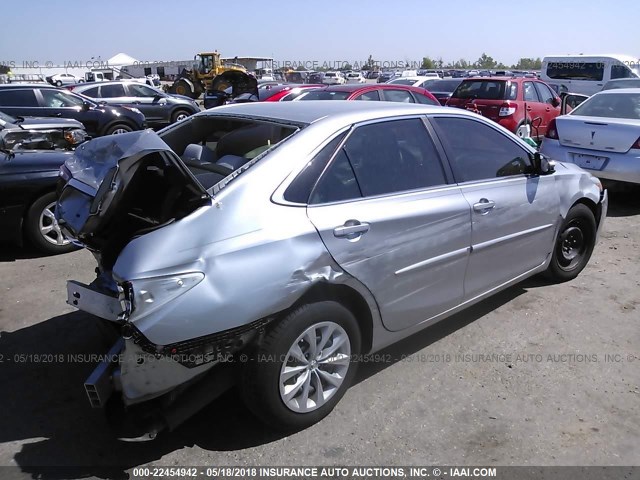 4T4BF1FK9FR516348 - 2015 TOYOTA CAMRY LE/XLE/SE/XSE SILVER photo 4