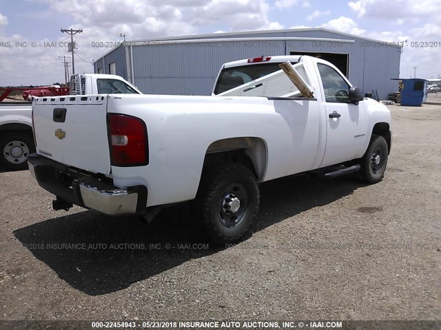 1GCHC24K68E143079 - 2008 CHEVROLET SILVERADO C2500 HEAVY DUTY WHITE photo 4