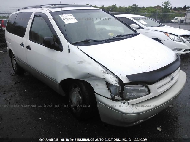 4T3ZF13C8WU022396 - 1998 TOYOTA SIENNA LE/XLE WHITE photo 1