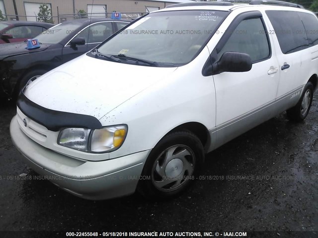 4T3ZF13C8WU022396 - 1998 TOYOTA SIENNA LE/XLE WHITE photo 2