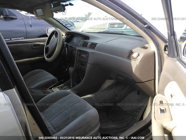 JT2BF28K3X0148171 - 1999 TOYOTA CAMRY LE/XLE 金色 照片 5