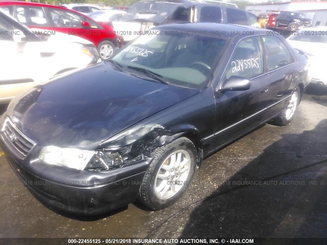 4T1BF28K4YU943601 - 2000 TOYOTA CAMRY LE/XLE GRAY photo 2