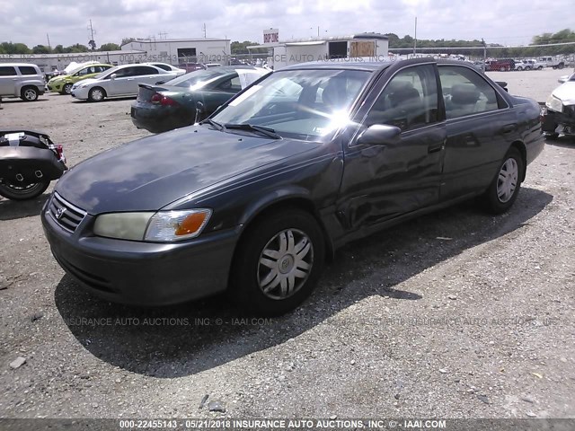 4T1BF22K0YU944642 - 2000 TOYOTA CAMRY LE/XLE Grau Foto 2