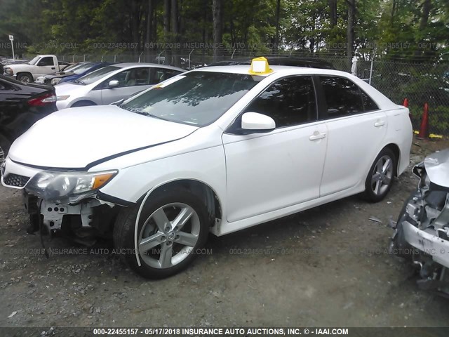 4T1BF1FK5CU117894 - 2012 TOYOTA CAMRY SE/LE/XLE 白色 照片 2