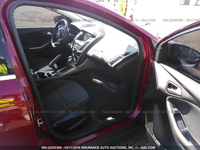 1FAHP3H24CL144973 - 2012 FORD FOCUS SEL RED photo 5