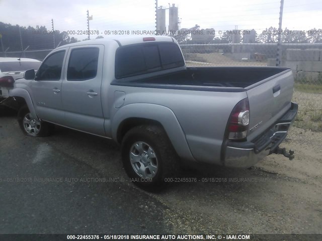 5TFJX4GN8DX021216 - 2013 TOYOTA TACOMA DOUBLE CAB SILVER photo 3