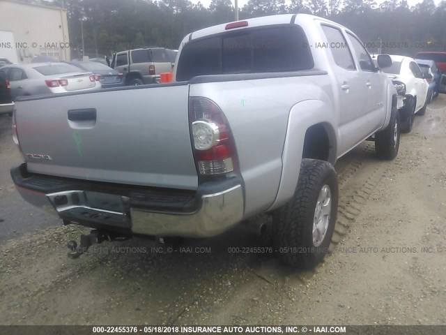 5TFJX4GN8DX021216 - 2013 TOYOTA TACOMA DOUBLE CAB SILVER photo 4