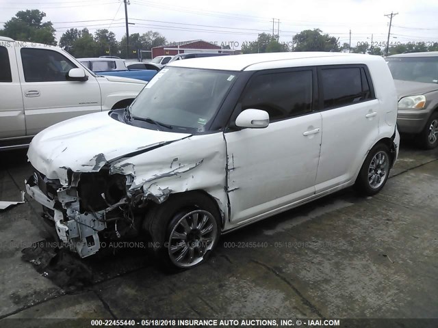JTLKE50E481003061 - 2008 TOYOTA SCION XB WHITE photo 2