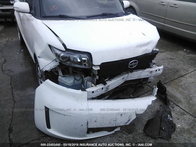 JTLKE50E481003061 - 2008 TOYOTA SCION XB WHITE photo 6