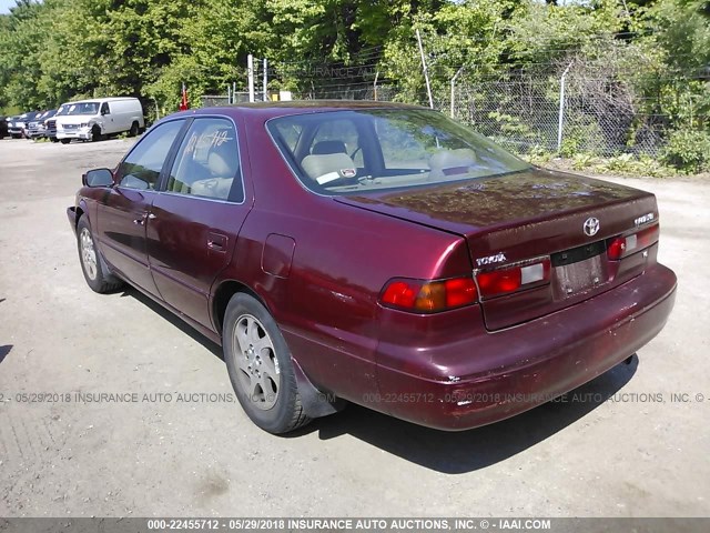 JT2BF28K6X0210100 - 1999 TOYOTA CAMRY LE/XLE MAROON photo 3