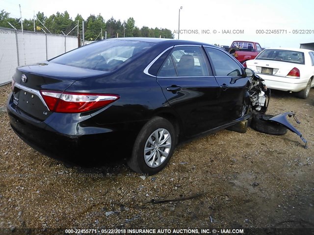 4T1BF1FKXFU037978 - 2015 TOYOTA CAMRY LE/XLE/SE/XSE BLACK photo 4