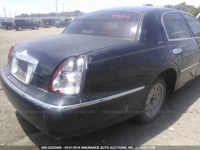 1LNHM81W8YY819307 - 2000 LINCOLN TOWN CAR EXECUTIVE BLACK photo 6