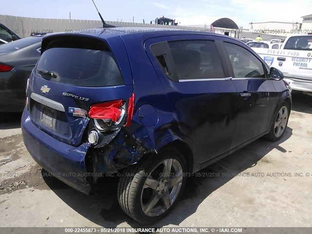 1G1JE6SB4E4175867 - 2014 CHEVROLET SONIC LTZ BLUE photo 4