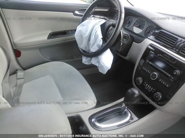 2G1WB5E32D1112323 - 2013 CHEVROLET IMPALA LT WHITE photo 5