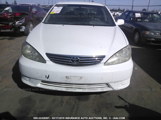 4T1BE32K55U562837 - 2005 TOYOTA CAMRY LE/XLE/SE WHITE photo 6