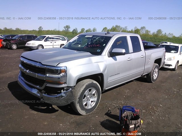 1GCVKREC4HZ138896 - 2017 CHEVROLET SILVERADO K1500 LT SILVER photo 2