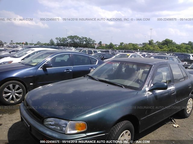 JT2BG12K6T0368639 - 1996 TOYOTA CAMRY DX/LE/XLE GREEN photo 2