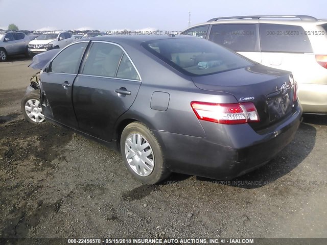 4T1BF3EK3BU223840 - 2011 TOYOTA CAMRY SE/LE/XLE GRAY photo 3