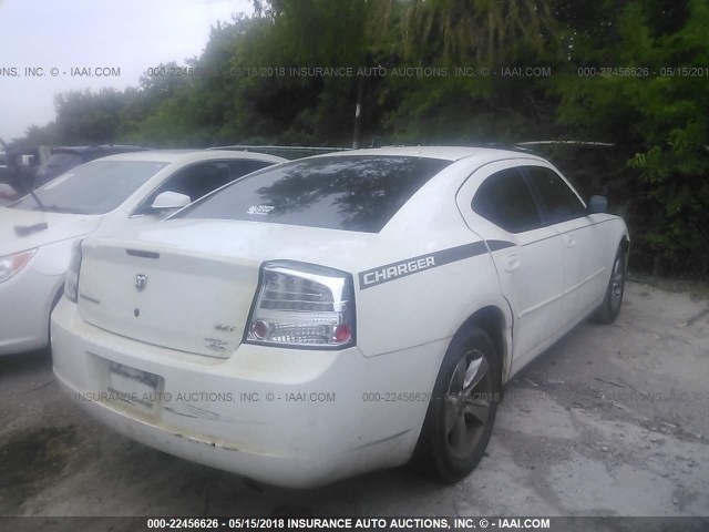 2B3KA43GX7H779422 - 2007 DODGE CHARGER SE/SXT WHITE photo 4