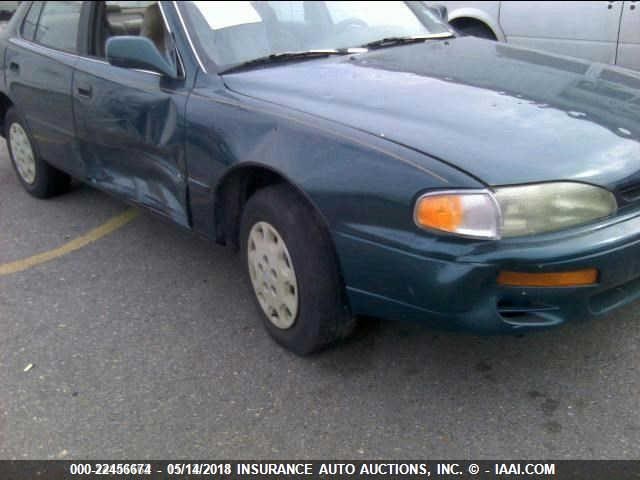 4T1BG12K7TU915199 - 1996 TOYOTA CAMRY DX/LE/XLE GREEN photo 6
