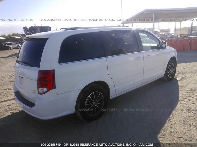 2C4RDGCG0HR735690 - 2017 DODGE GRAND CARAVAN SXT WHITE photo 4