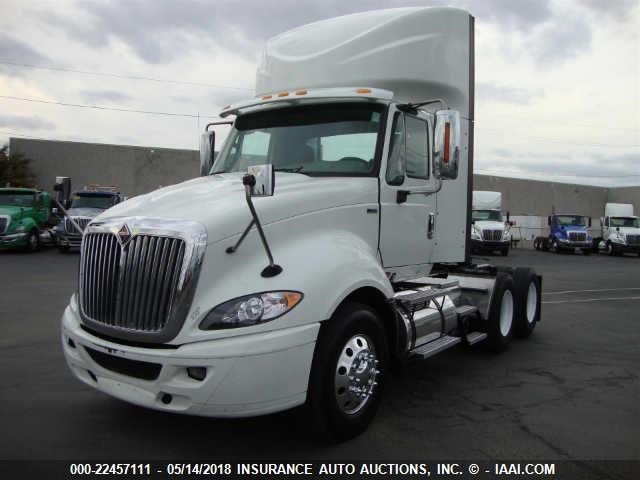 1HSDJSJR3DJ303465 - 2013 INTERNATIONAL PROSTAR WHITE photo 2