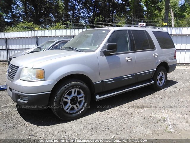 1FMPU15575LA24181 - 2005 FORD EXPEDITION XLT SILVER photo 2