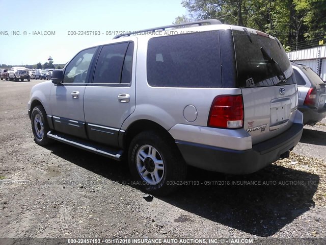 1FMPU15575LA24181 - 2005 FORD EXPEDITION XLT SILVER photo 3