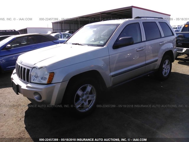 1J8HS48P27C572937 - 2007 JEEP GRAND CHEROKEE LAREDO/COLUMBIA/FREEDOM 灰色 照片 2