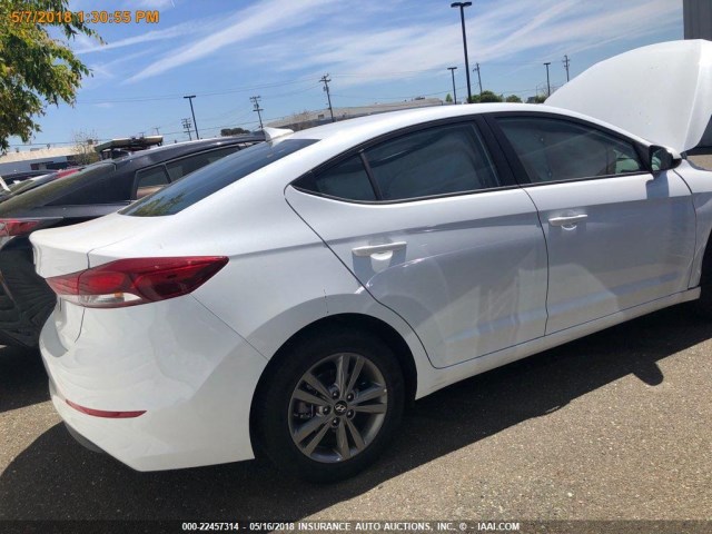 5NPD84LFXJH303924 - 2018 HYUNDAI ELANTRA SEL/VALUE/LIMITED WHITE photo 16