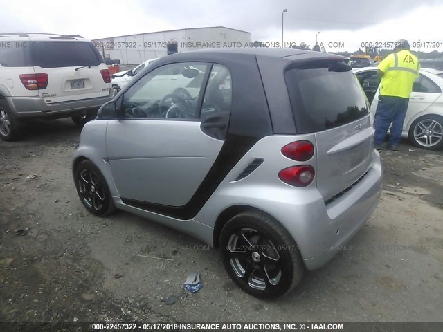 WMEEJ3BA7CK539302 - 2012 SMART FORTWO PURE/PASSION SILVER photo 3