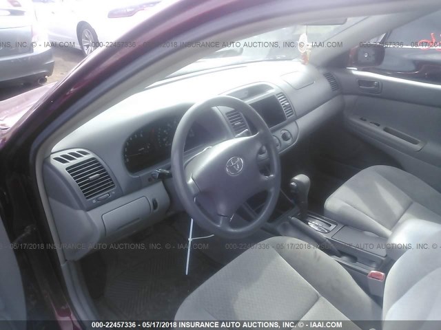4T1BE32K34U337119 - 2004 TOYOTA CAMRY LE/XLE/SE RED photo 5