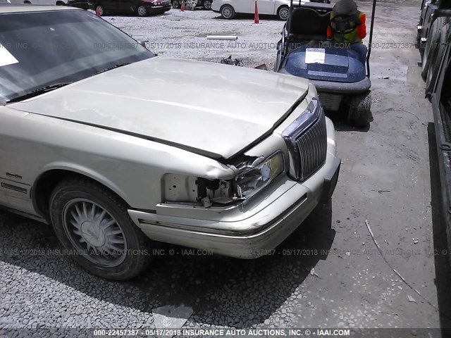 1LNLM82W1VY657525 - 1997 LINCOLN TOWN CAR SIGNATURE/TOURING GOLD photo 6