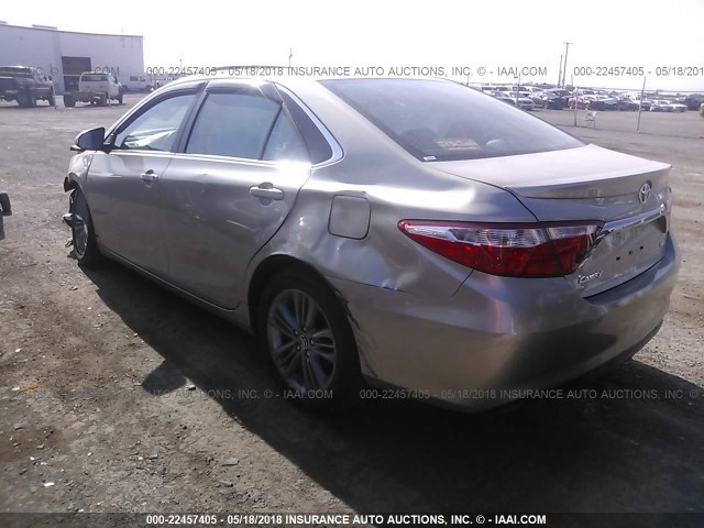 4T1BF1FK7GU225102 - 2016 TOYOTA CAMRY LE/XLE/SE/XSE 棕色 照片 3